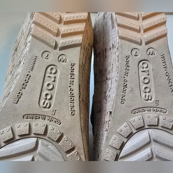 CROCS A-Leigh Womens Size 7 Black Wedge Cork Heel Slip On Strappy Sandals - Picture 7 of 10